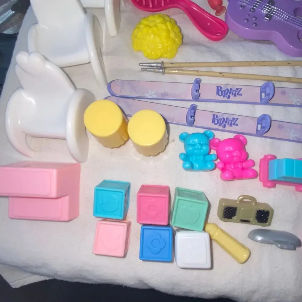 Fashion Doll Accessories 100+ Barbie Bratz Monster High Furniture Guitar Ski